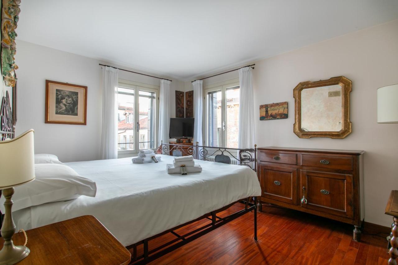 Ca' Al Giglio - Appartamento Vista Canale البندقية المظهر الخارجي الصورة