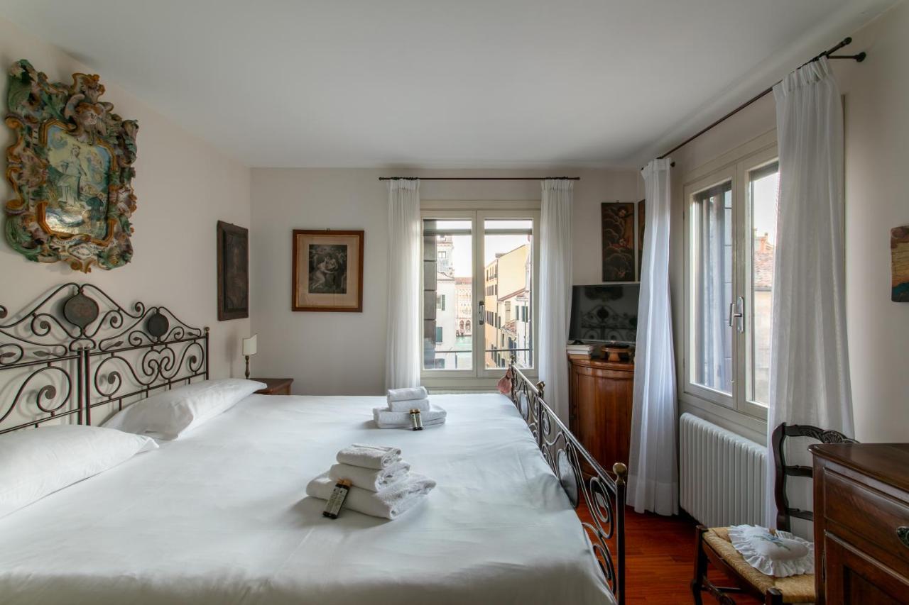 Ca' Al Giglio - Appartamento Vista Canale البندقية المظهر الخارجي الصورة