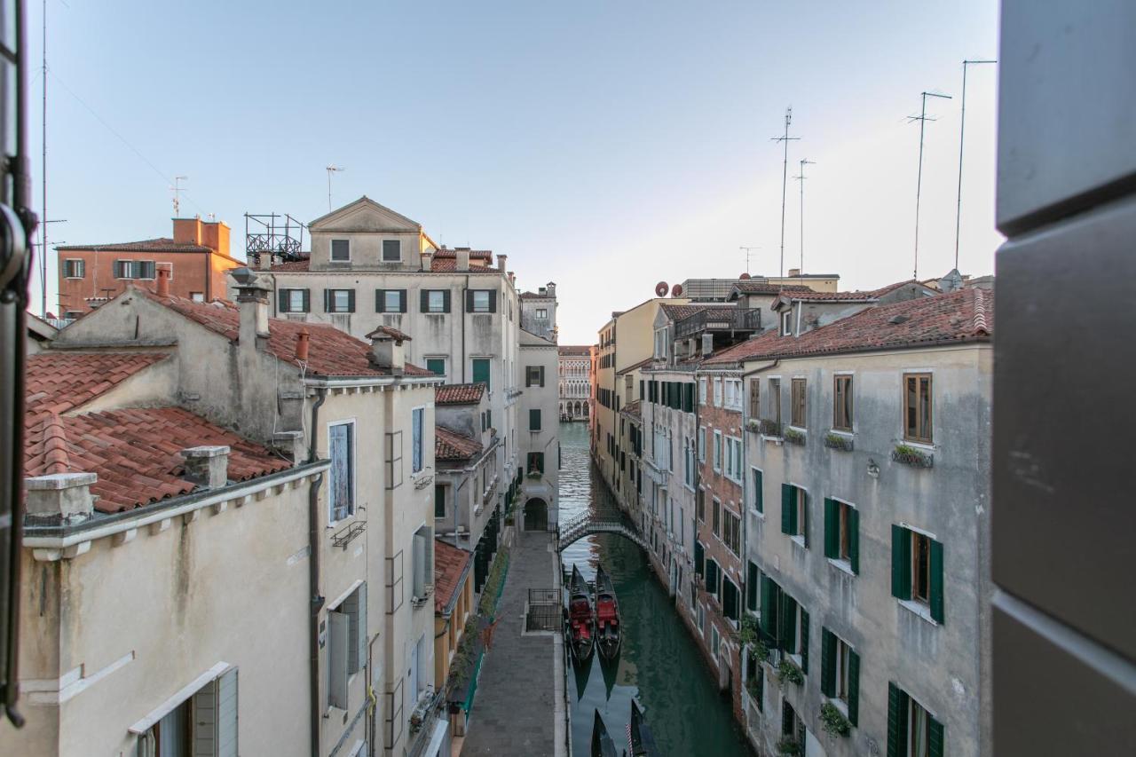 Ca' Al Giglio - Appartamento Vista Canale البندقية المظهر الخارجي الصورة