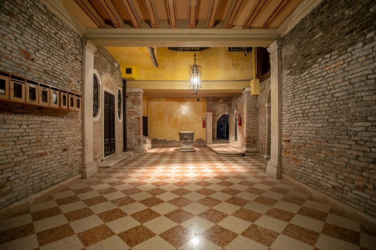 Ca' Al Giglio - Appartamento Vista Canale البندقية المظهر الخارجي الصورة