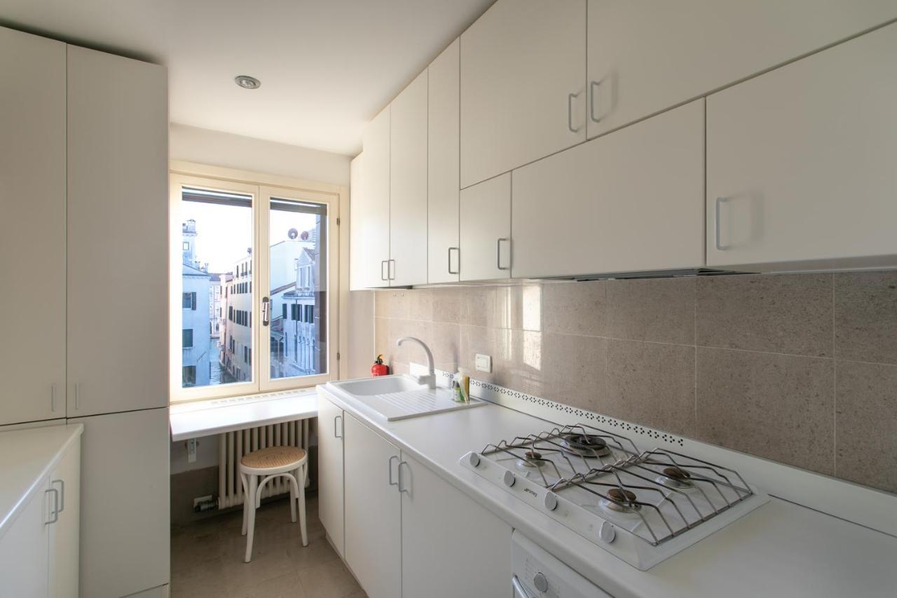 Ca' Al Giglio - Appartamento Vista Canale البندقية المظهر الخارجي الصورة