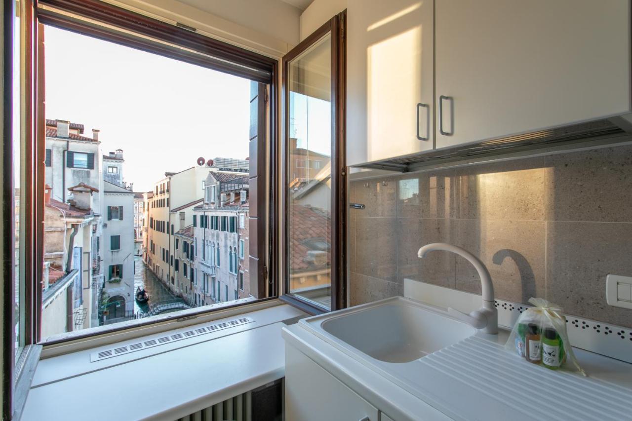 Ca' Al Giglio - Appartamento Vista Canale البندقية المظهر الخارجي الصورة